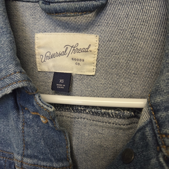 Universal Thread Jean Jacket - Picture 2 of 3